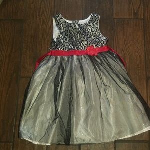 silk champagne bridesmaid dresses Satin A-Line with Double-Banded Waistline - Champagne Bridesmaid Dresses with V-Neck - Multiple Color Make sure you order I created a Christmas JAS TOOKES EDIT Size:Age 3